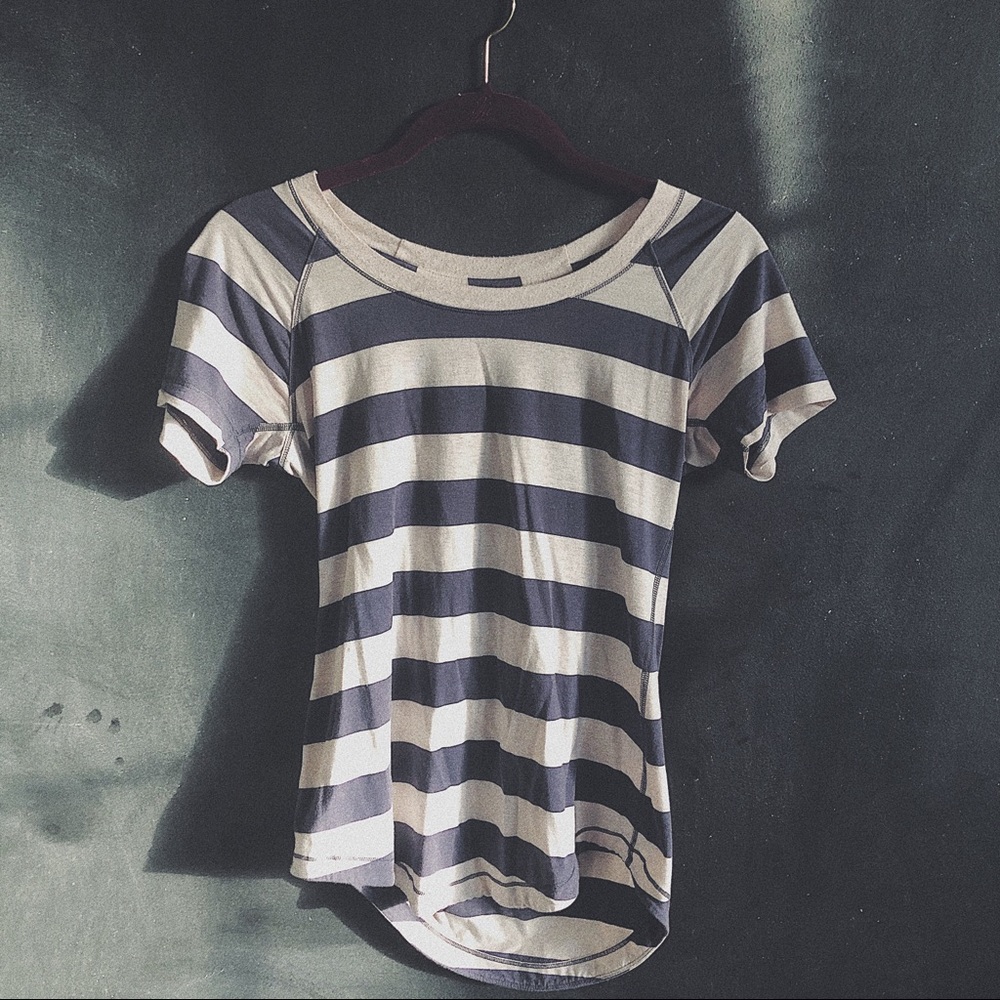 Lululemon T-Shirt